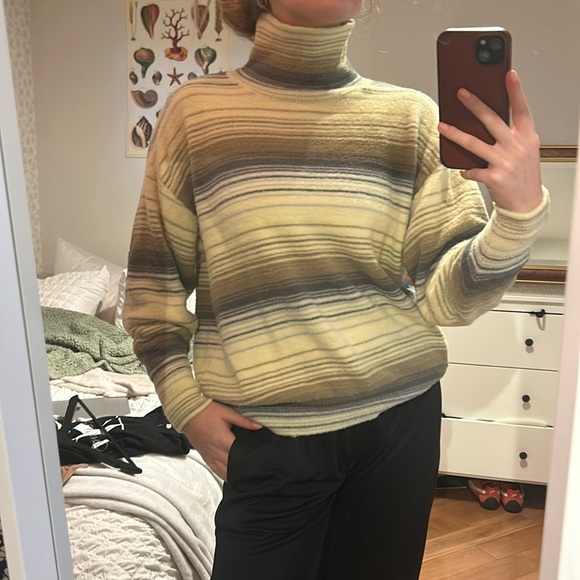 Aritzia striped very soft sweater - Picture 1 of 3
